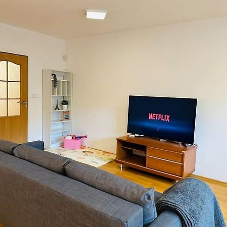 Family-Friendly Prague 5 Stay ภายนอก รูปภาพ