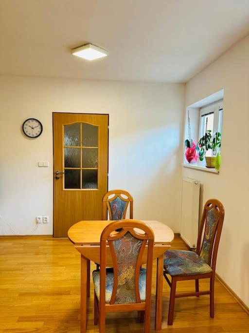 Family-Friendly Prague 5 Stay ภายนอก รูปภาพ