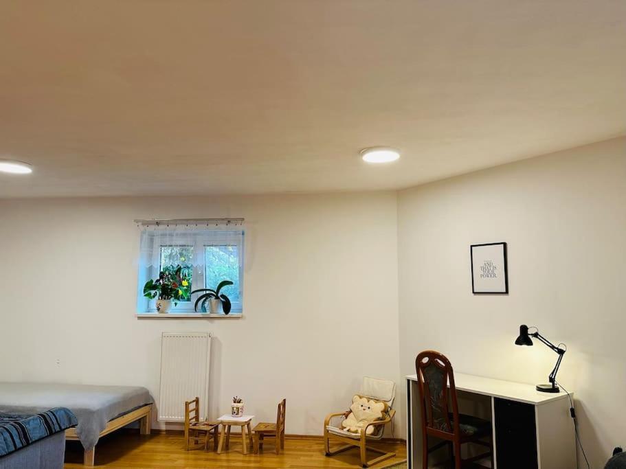 Family-Friendly Prague 5 Stay ภายนอก รูปภาพ