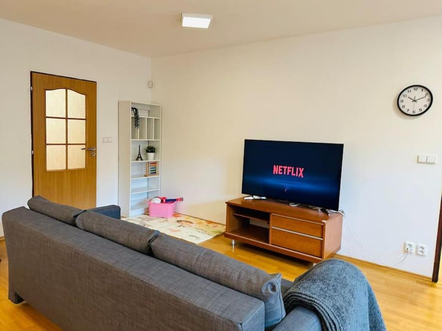 Family-Friendly Prague 5 Stay ภายนอก รูปภาพ