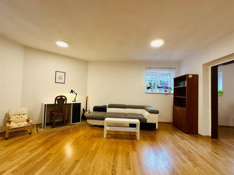Family-Friendly Prague 5 Stay ภายนอก รูปภาพ