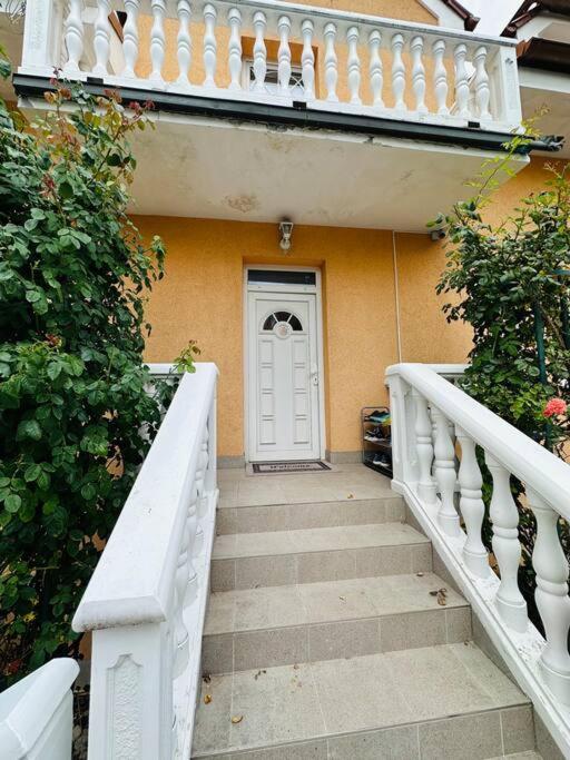 Family-Friendly Prague 5 Stay ภายนอก รูปภาพ